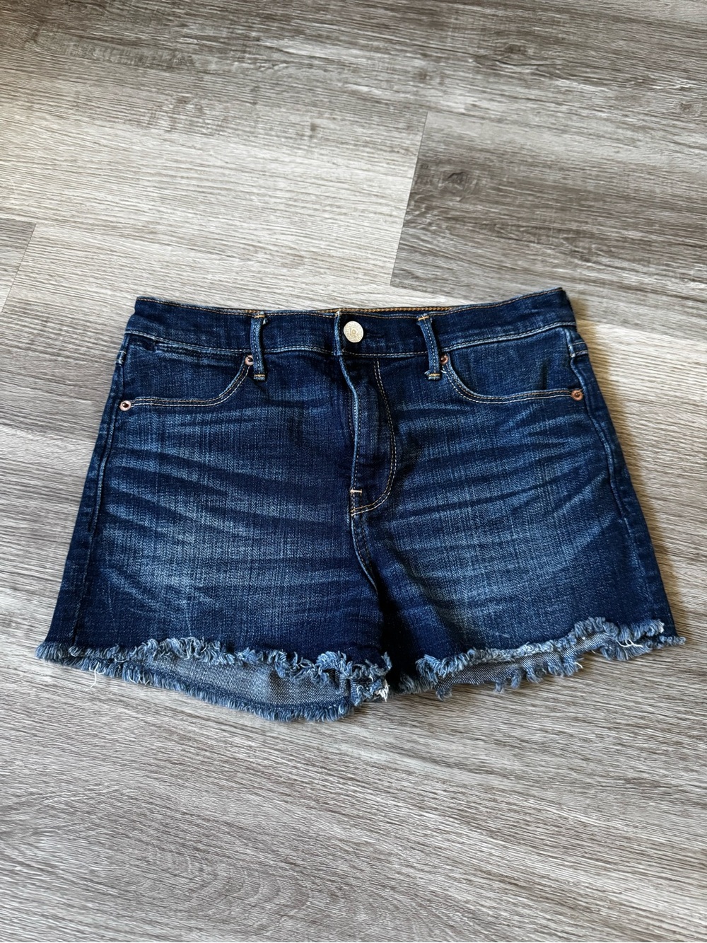 Abercrombie & Fitch dark wash shorts 27